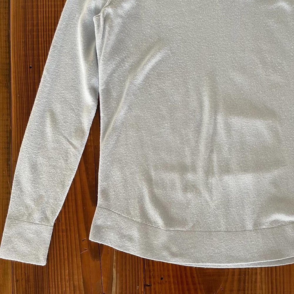 Loft Women’s Rounded V-Neck Sweater XS - Picture 2 of 4